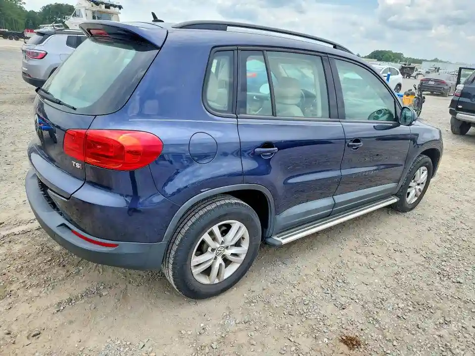 WVGAV7AX3GW600699 2016 VOLKSWAGEN TIGUAN-2
