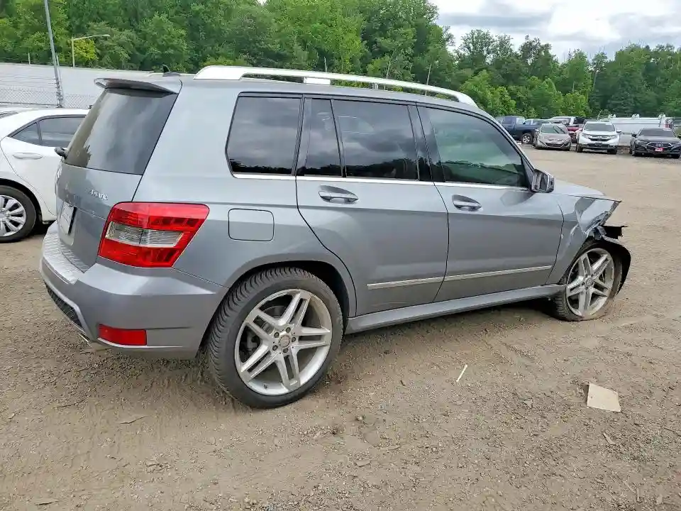 WDCGG8HBXBF647398 2011 MERCEDES-BENZ GLK-CLASS-2
