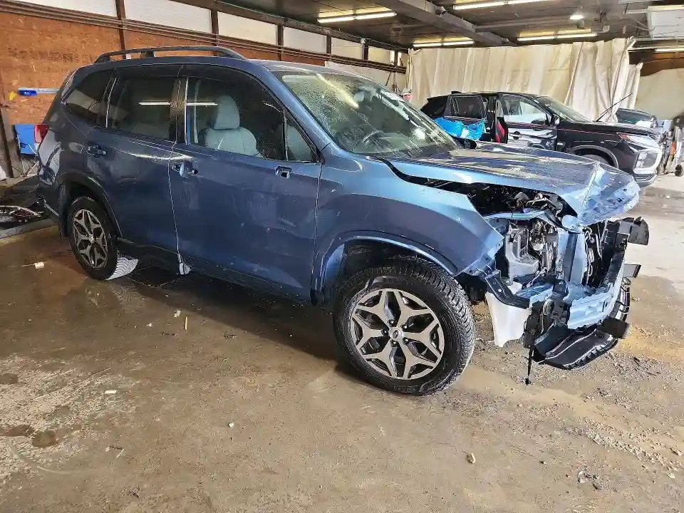JF2SKAEC9KH584142 2019 SUBARU FORESTER-3