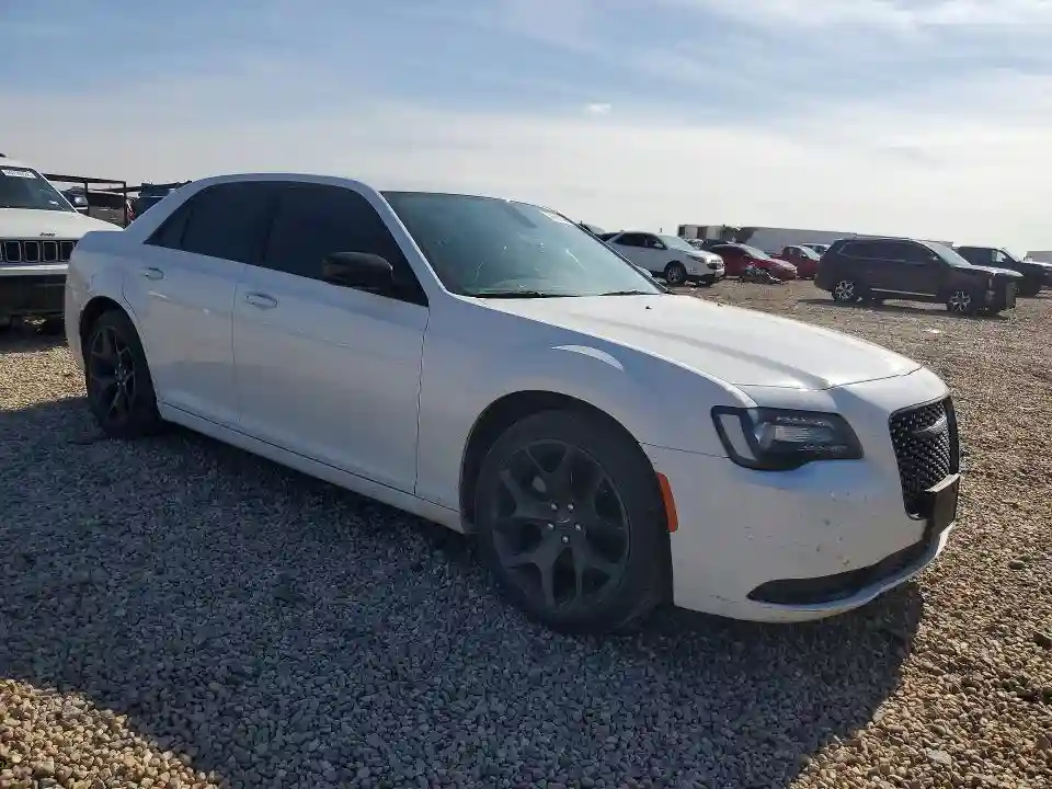 2C3CCAAG4PH624609 2023 CHRYSLER 300-3