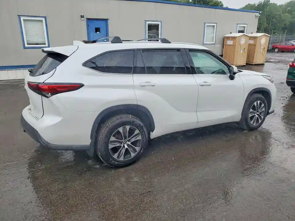 5TDGZRBH5NS577171 2022 TOYOTA HIGHLANDER-2