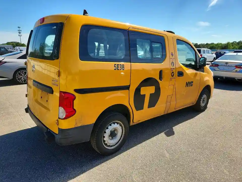 3N8CM0JT3HK707743 2017 NISSAN NV-2