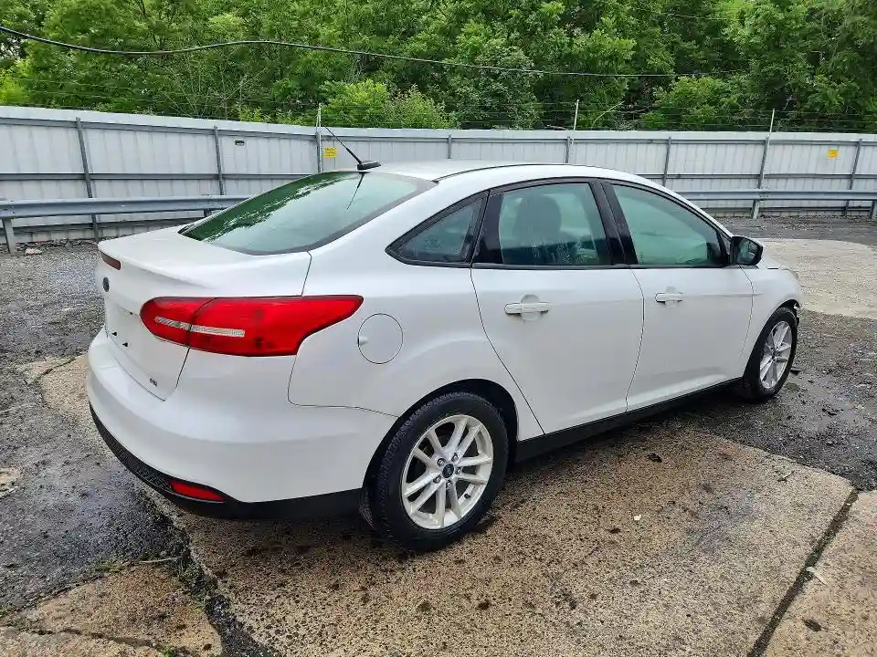 1FADP3F22JL236937 2018 FORD FOCUS-2