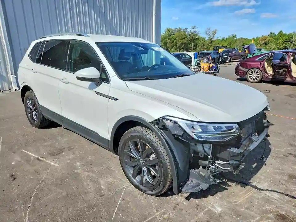 3VV3B7AX6PM141482 2023 VOLKSWAGEN TIGUAN-3