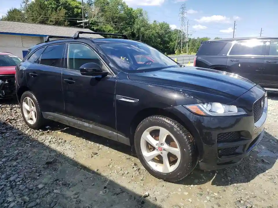 SADCJ2BV7HA058616 2017 JAGUAR F-PACE-3