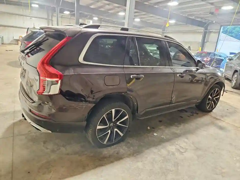 YV4A22PK5J1321560 2018 VOLVO XC90-2