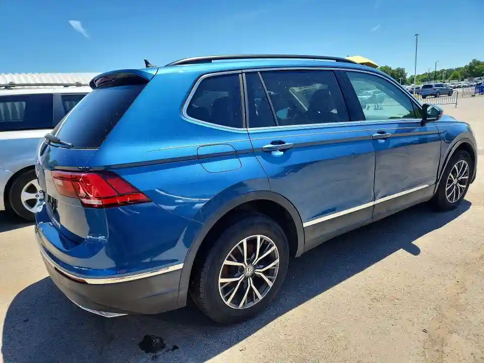 3VV3B7AX8LM061806 2020 VOLKSWAGEN TIGUAN-2