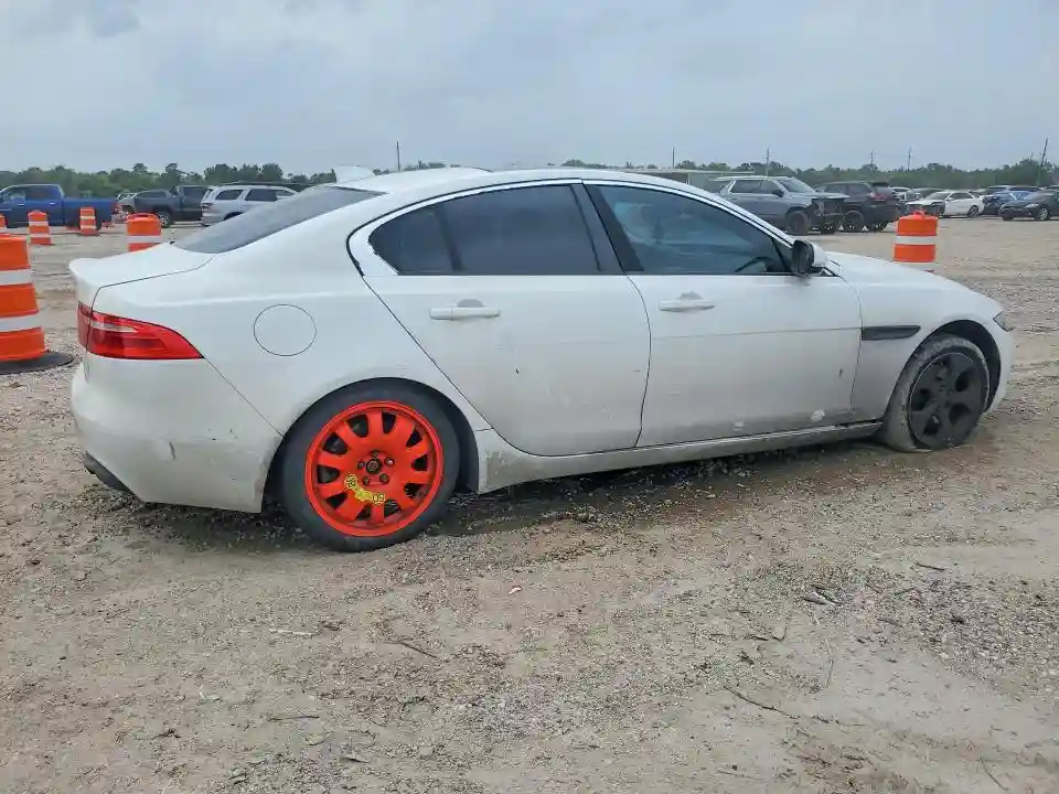 SAJAR4BGXHA973647 2017 JAGUAR XE-2