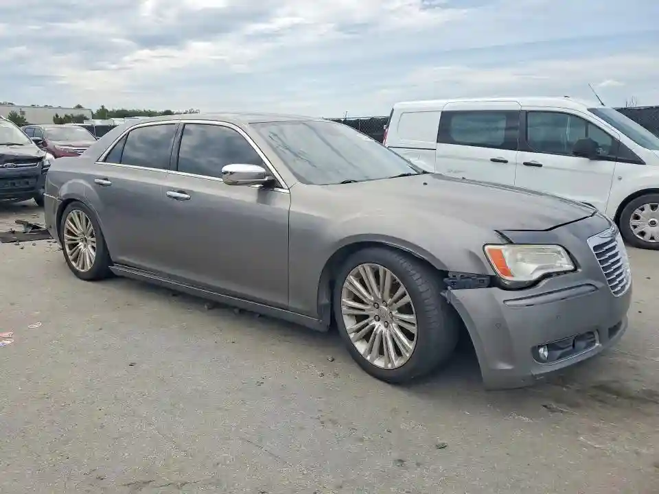 2C3CA5CG3BH585675 2011 CHRYSLER 300-3