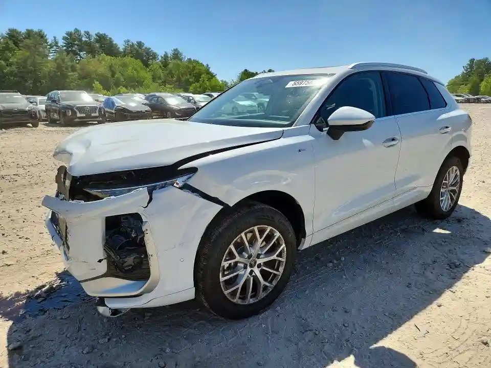 WA1ABCFJ7T1048863 2026 AUDI Q3-0