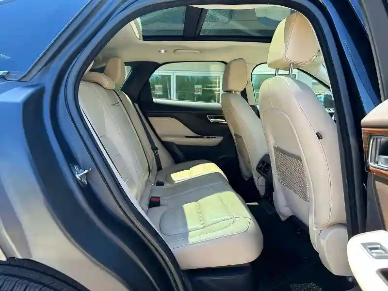 SADCK2BN7HA085506 2017 JAGUAR F-PACE-5