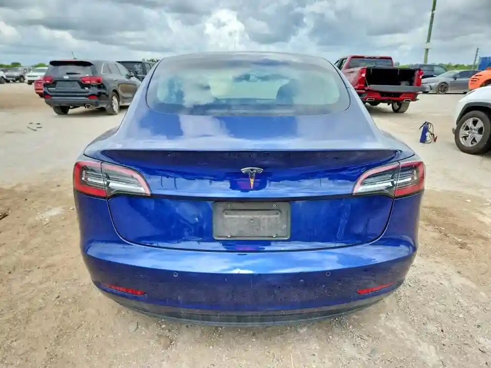 5YJ3E1EA7NF370506 2022 TESLA MODEL 3-5