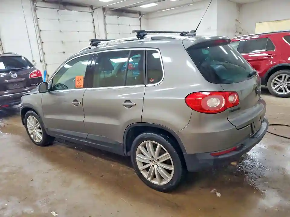 WVGBV7AX6AW509549 2010 VOLKSWAGEN TIGUAN-1