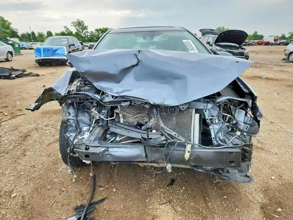 2T1BURHE9JC007103 2018 TOYOTA COROLLA-4
