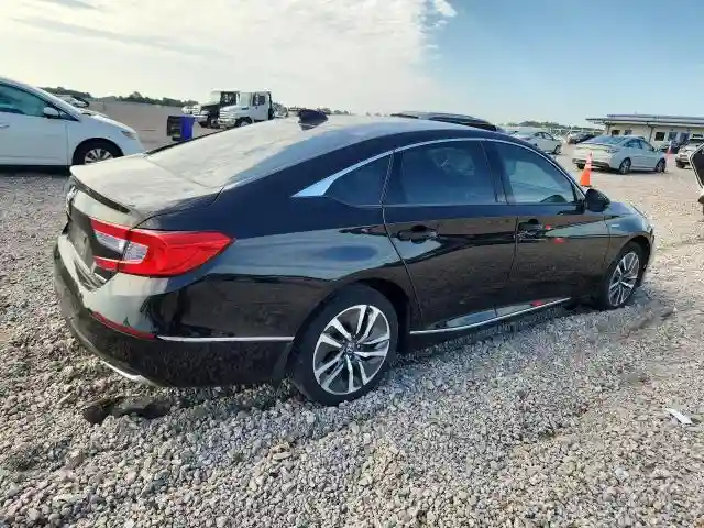 1HGCV3F6XJA005862 2018 HONDA ACCORD-2