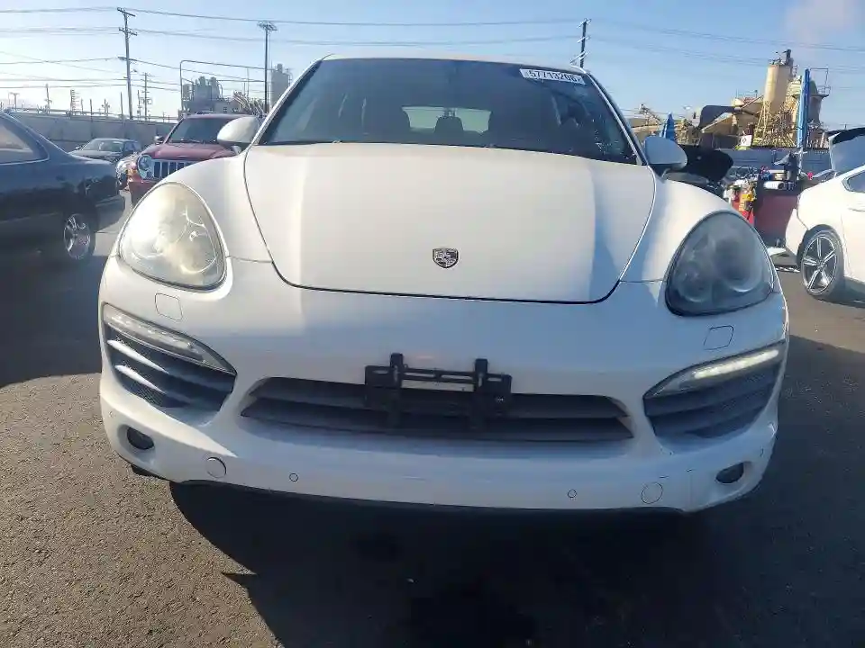 WP1AB2A25BLA42058 2011 PORSCHE CAYENNE-4