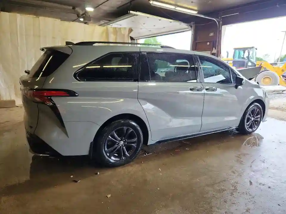 5TDDSKFC3SS169261 2025 TOYOTA SIENNA-2