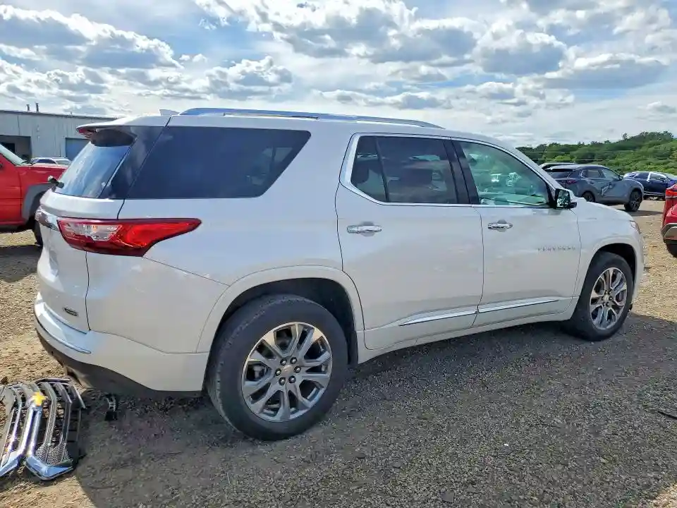 1GNERKKW0JJ177658 2018 CHEVROLET TRAVERSE-2