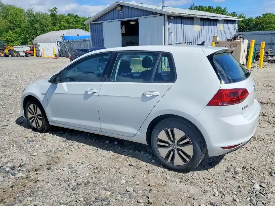 WVWKP7AU3GW913809 2016 VOLKSWAGEN GOLF-1