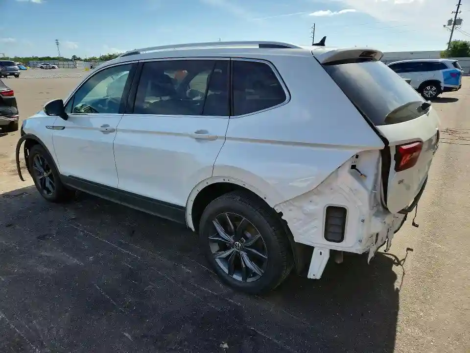 3VV3B7AX6PM141482 2023 VOLKSWAGEN TIGUAN-1