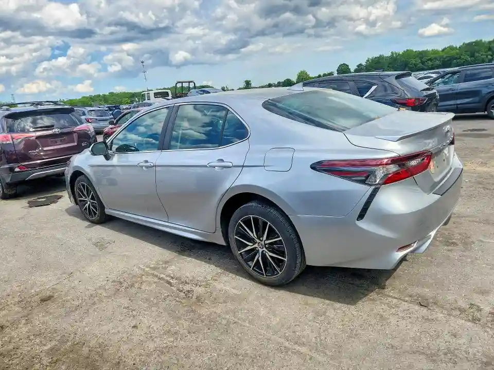 4T1T11BK3NU061207 2022 TOYOTA CAMRY-1