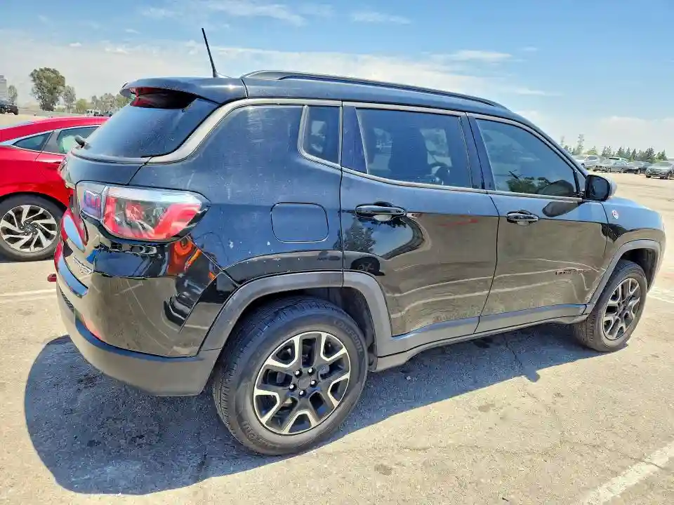 3C4NJDDB3LT177767 2020 JEEP COMPASS-2