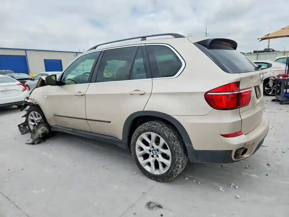 5UXZV4C59DL993749 2013 BMW X5-1