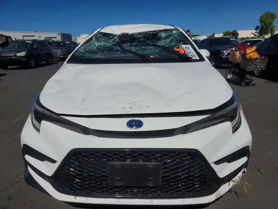JTDBCMFE9R3049851 2024 TOYOTA COROLLA-4