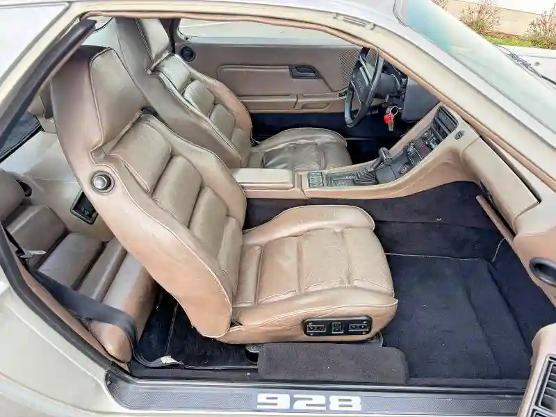 WP0JA092XCS820309 1982 PORSCHE 928-4