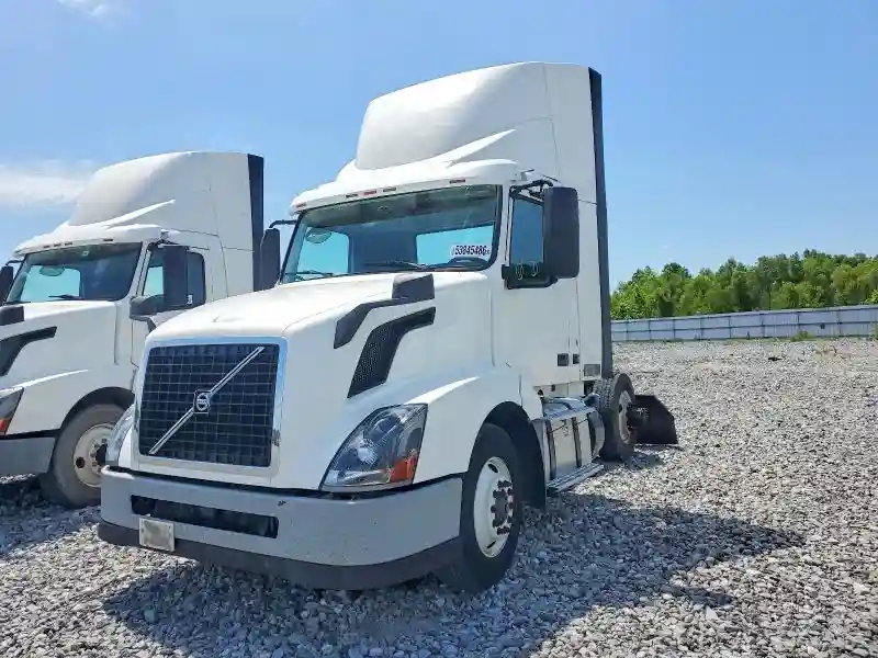 4V4N39TG5HN988017 2017 VOLVO ALL MODELS-1