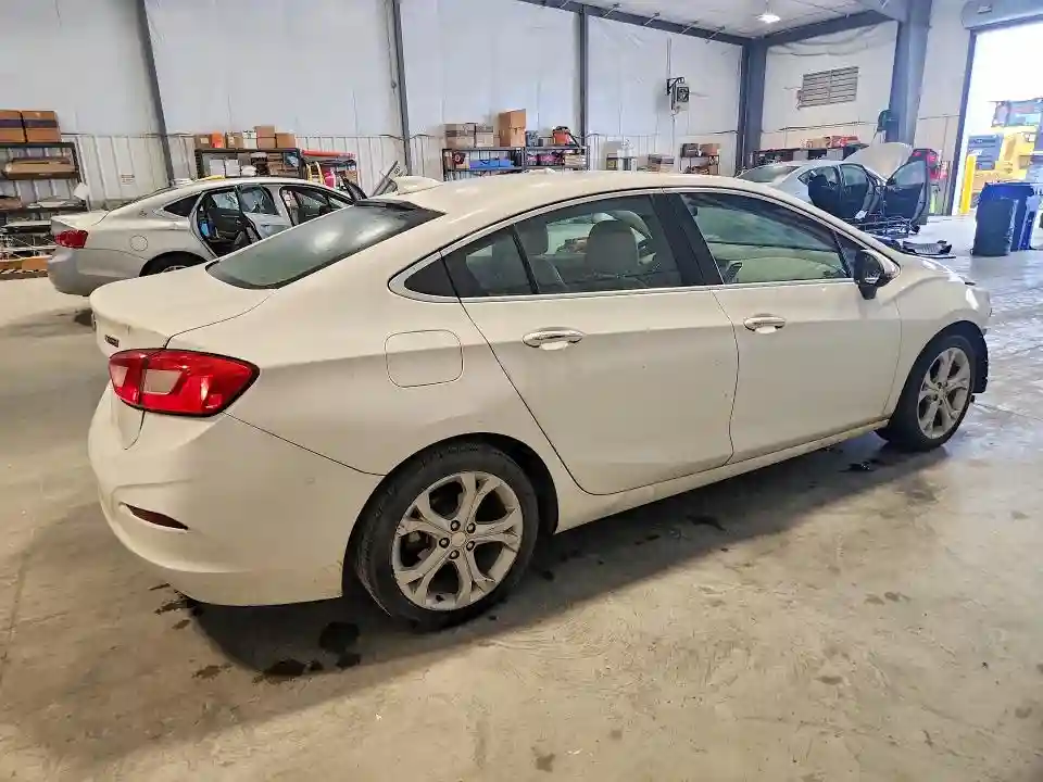 1G1BF5SM9J7127111 2018 CHEVROLET CRUZE-2