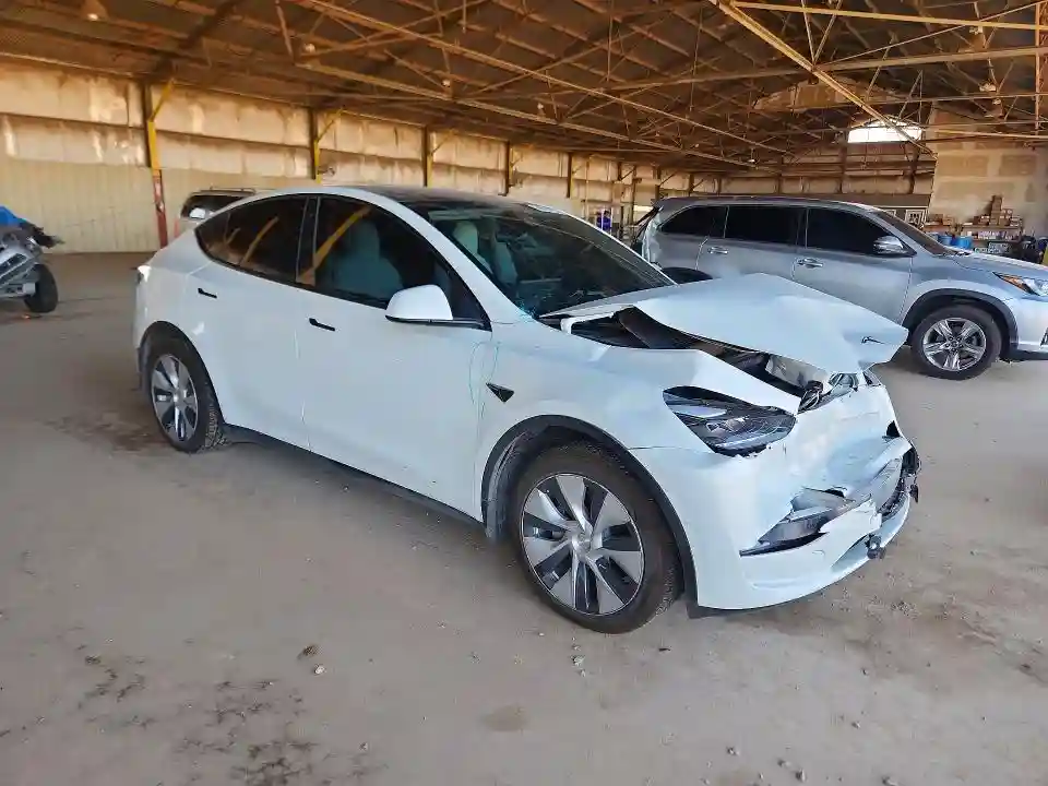7SAYGAEE1NF552143 2022 TESLA MODEL Y-3