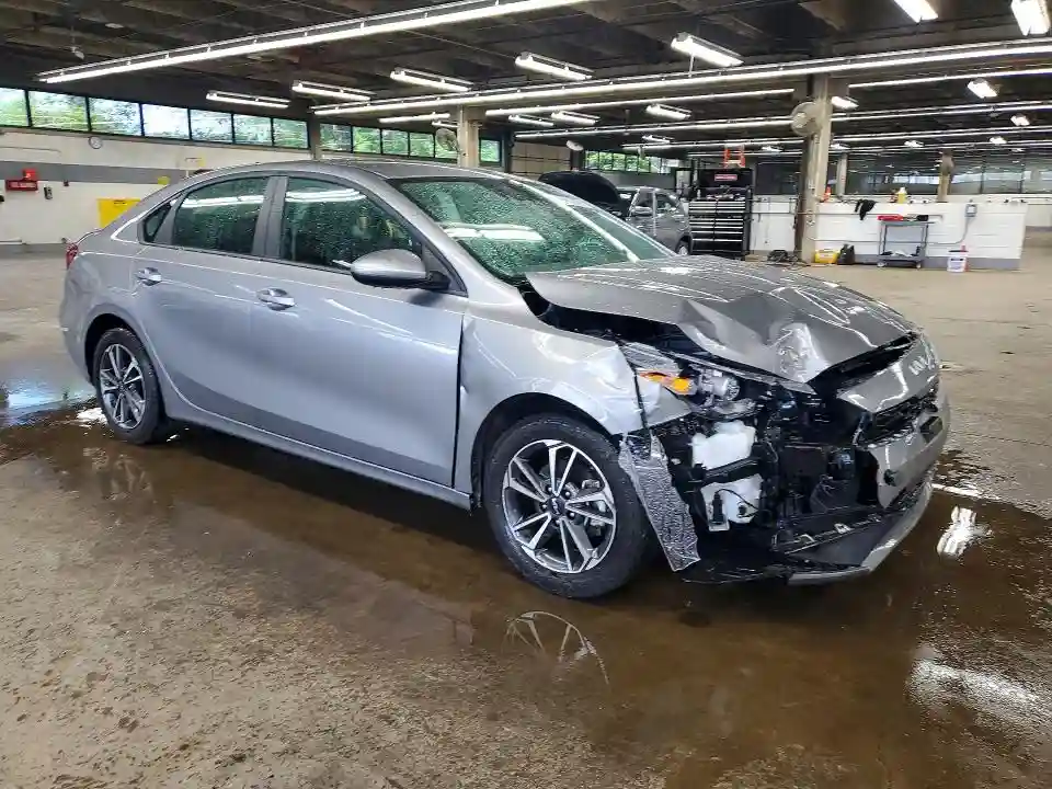 3KPF24AD7RE795047 2024 KIA FORTE LXS-3