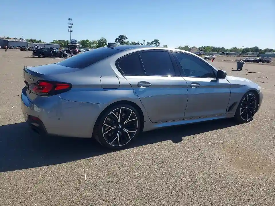 WBA13BK0XMCG13736 2021 BMW M5-2