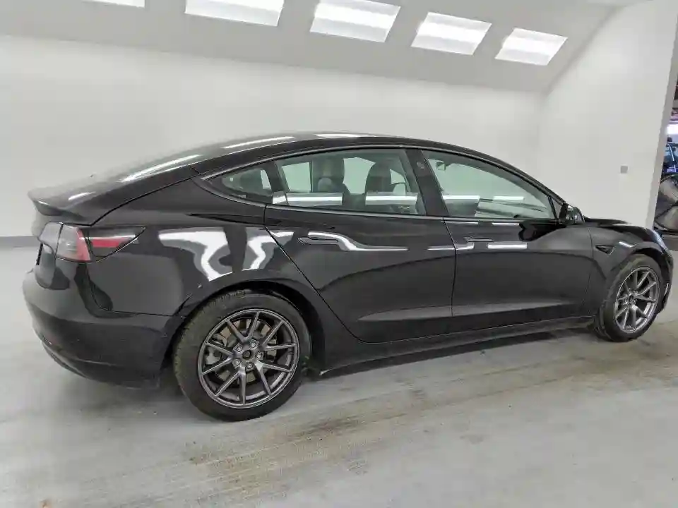 5YJ3E1EA9NF187205 2022 TESLA MODEL 3-2