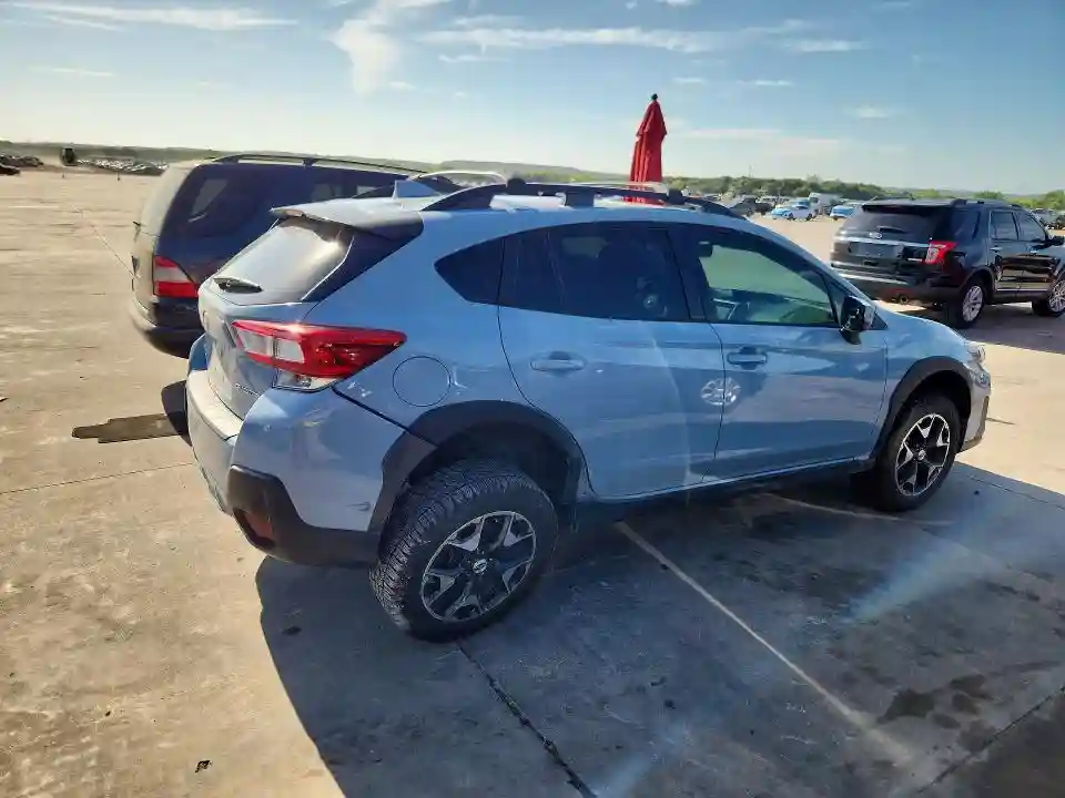 JF2GTABC7J8204088 2018 SUBARU CROSSTREK-2
