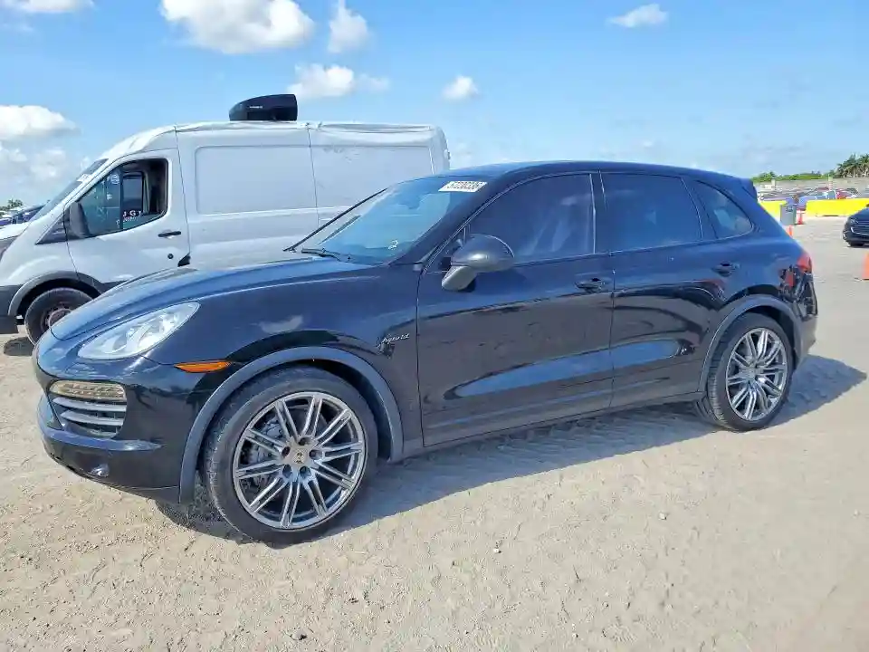 WP1AE2A24BLA92800 2011 PORSCHE CAYENNE-0