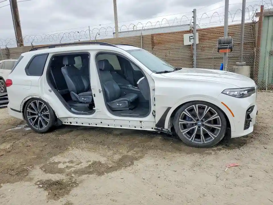 5UXCX4C55KLB39499 2019 BMW X7-3