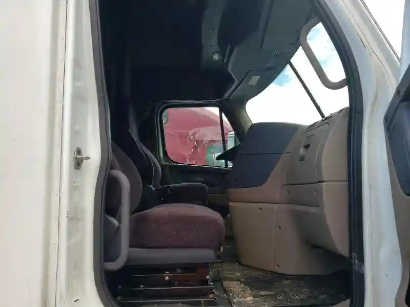 1FUJGLBG4FLGL1283 2015 FREIGHTLINER ALL OTHER-4
