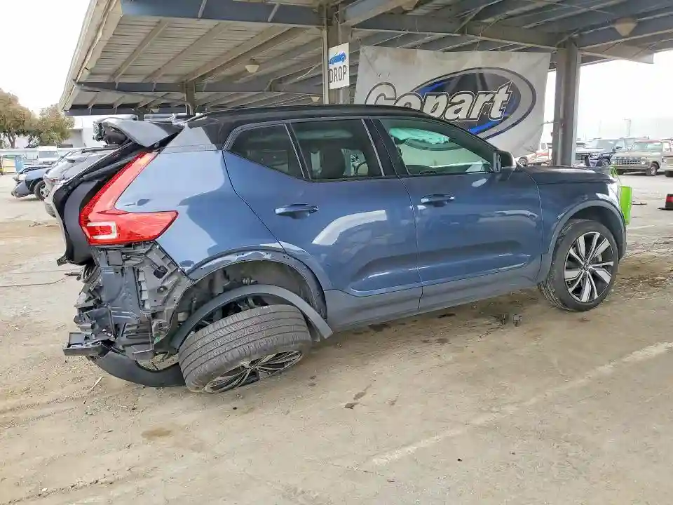 YV4ED3UB3N2692528 2022 VOLVO XC40-2