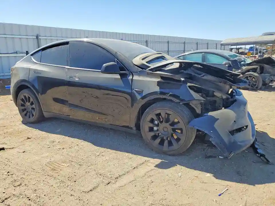 5YJYGDEE4MF285416 2021 TESLA MODEL Y-3