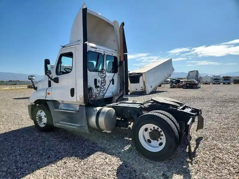 1FUBGEDV4GLHC5754 2016 FREIGHTLINER ALL OTHER-2