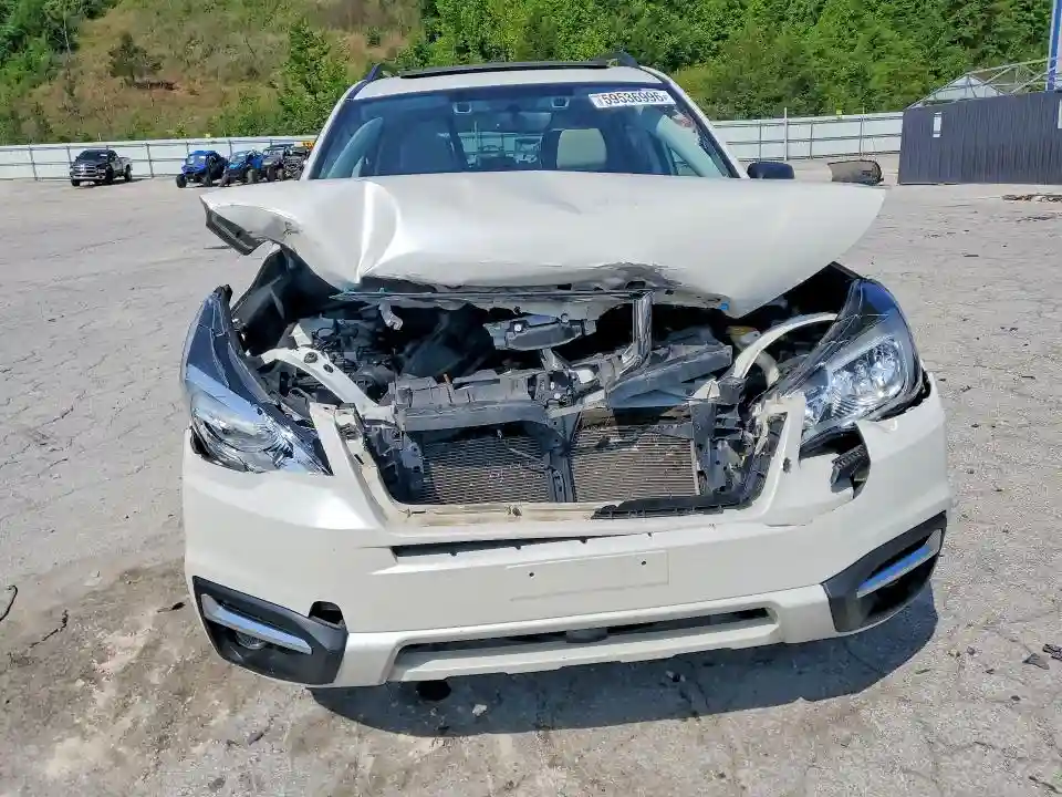 JF2SJAGC2JH582053 2018 SUBARU FORESTER-4