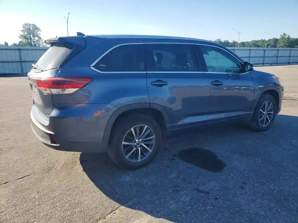 5TDKZRFH7JS280711 2018 TOYOTA HIGHLANDER-2