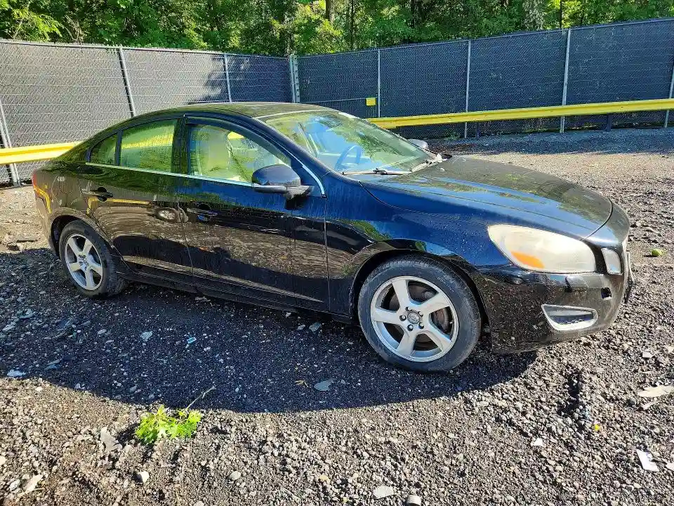YV1612FH3D2209267 2013 VOLVO S60-3