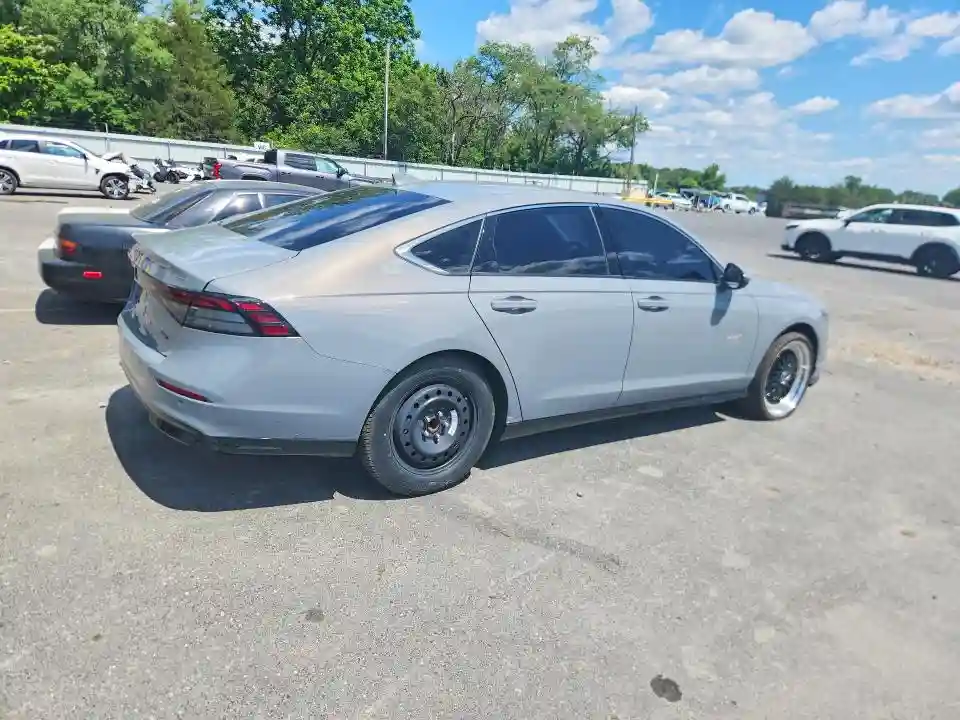1HGCY2F83RA055324 2024 HONDA ACCORD-2