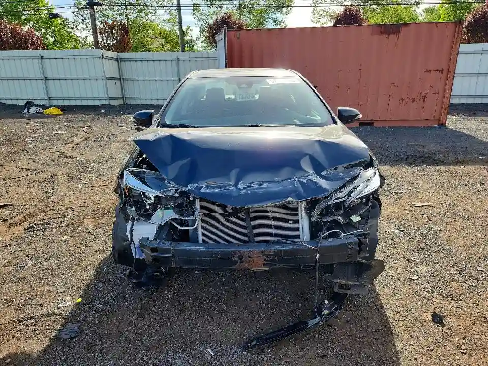 2T1BURHE9JC105631 2018 TOYOTA COROLLA-4