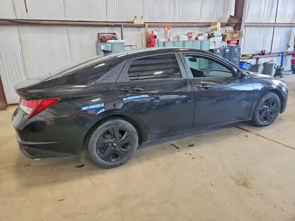 KMHLM4AG0NU358294 2022 HYUNDAI ELANTRA-2