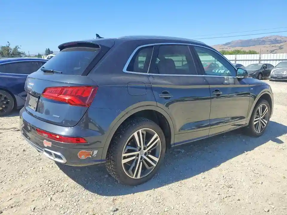 WA1E2AFY7L2062596 2020 AUDI Q5-2
