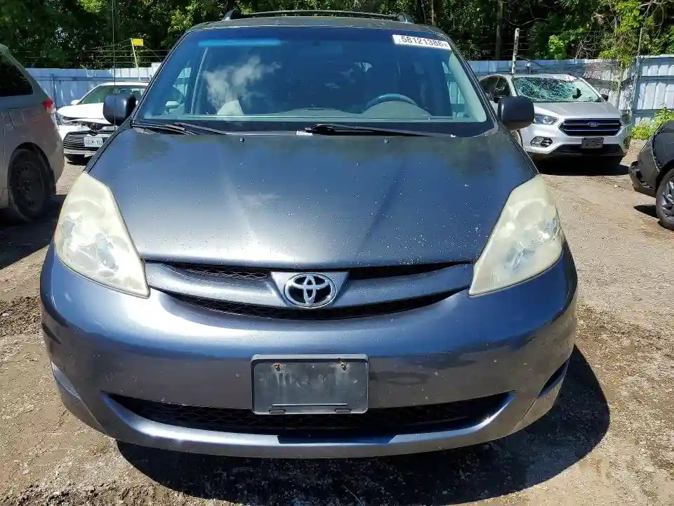 5TDZK4CC1AS291475 2010 TOYOTA SIENNA-4